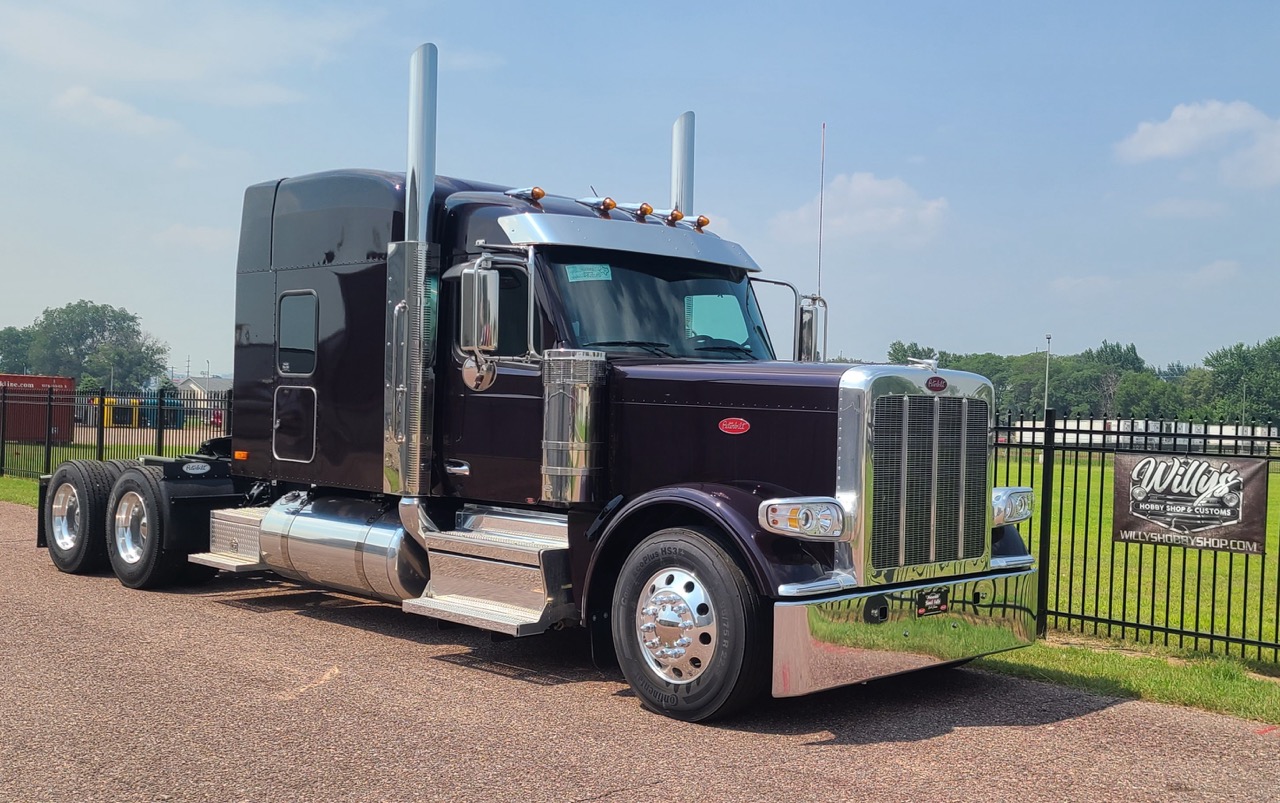 東　4台 The Grey Ghost! 2025 Peterbilt 589 4-Axle Heavy Haul Working