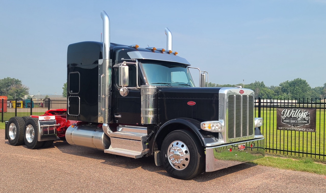 2025 Peterbilt 589 - Q4069 - Peterbilt of Sioux Falls