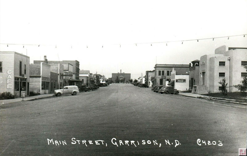 Historical views North Dakota towns in Main Street Postcards
