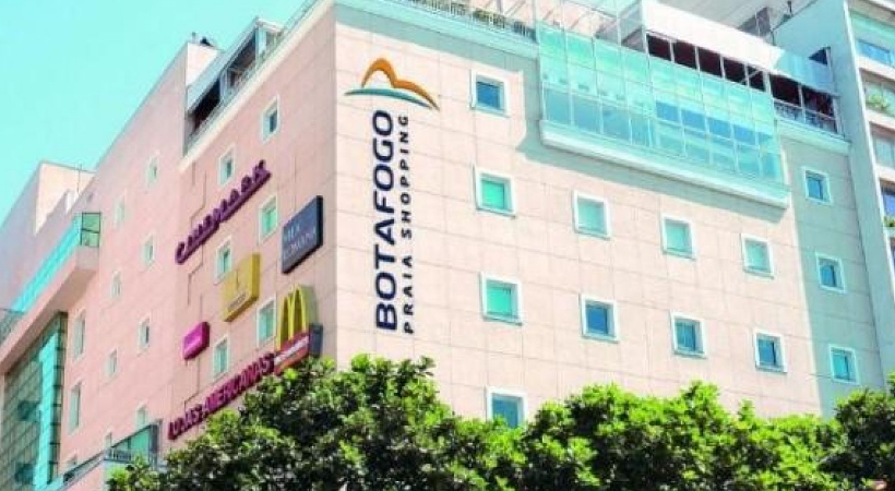 Com uma vista deslumbrante para a enseada, o restaurante na varanda do botafogo praia shopping é especializado em pizzas de massas finas e crocantes. Botafogo Praia Shopping