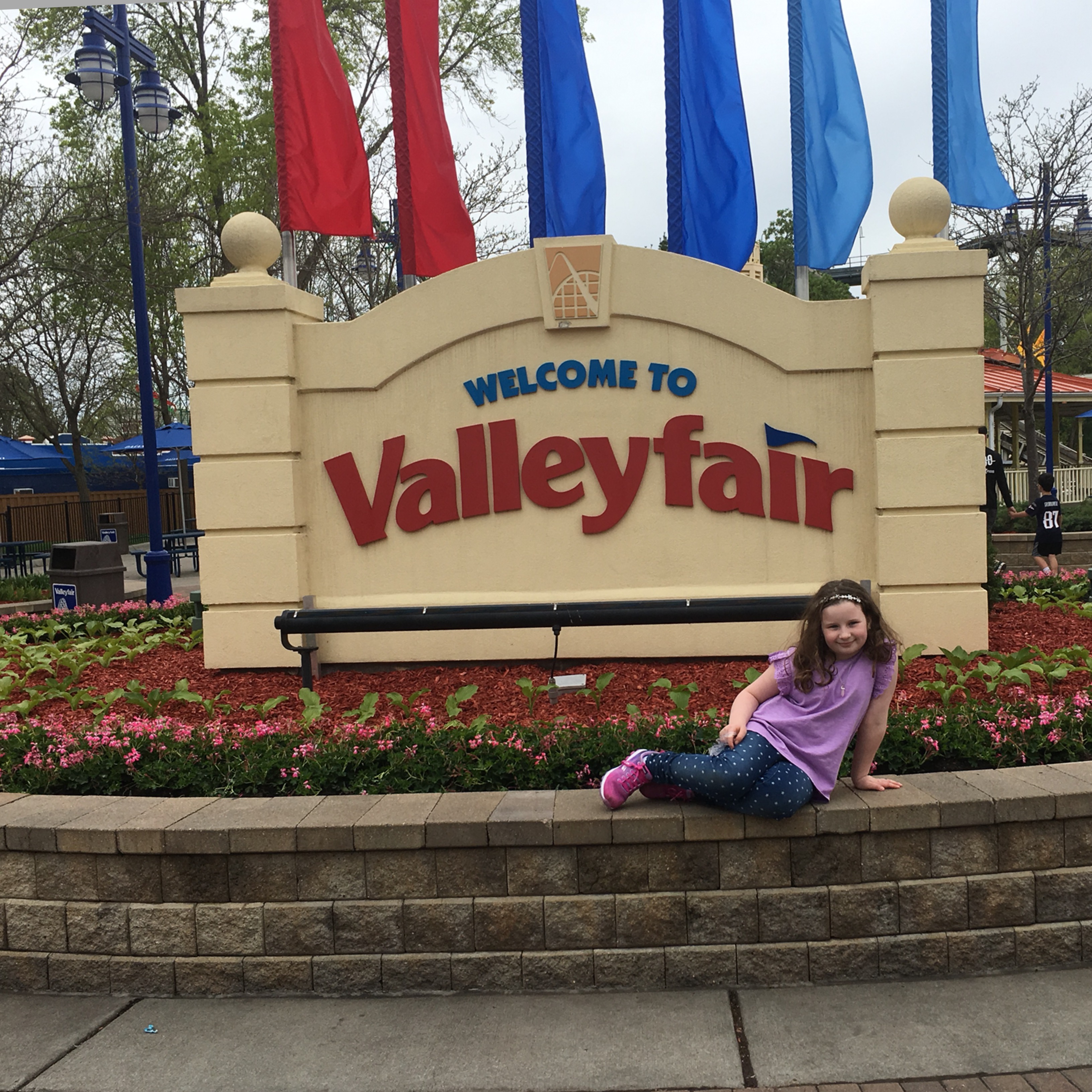 Valleyfair Welcome Sign