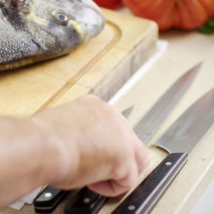 Voici la mallette officielle offerte par le chef philippe etchebest lors de l'émission cauchemar en cuisine, en exclusivité chez procouteaux . Set De Couteaux De Cuisine Materiel Mentor Par Philippe Etchebest