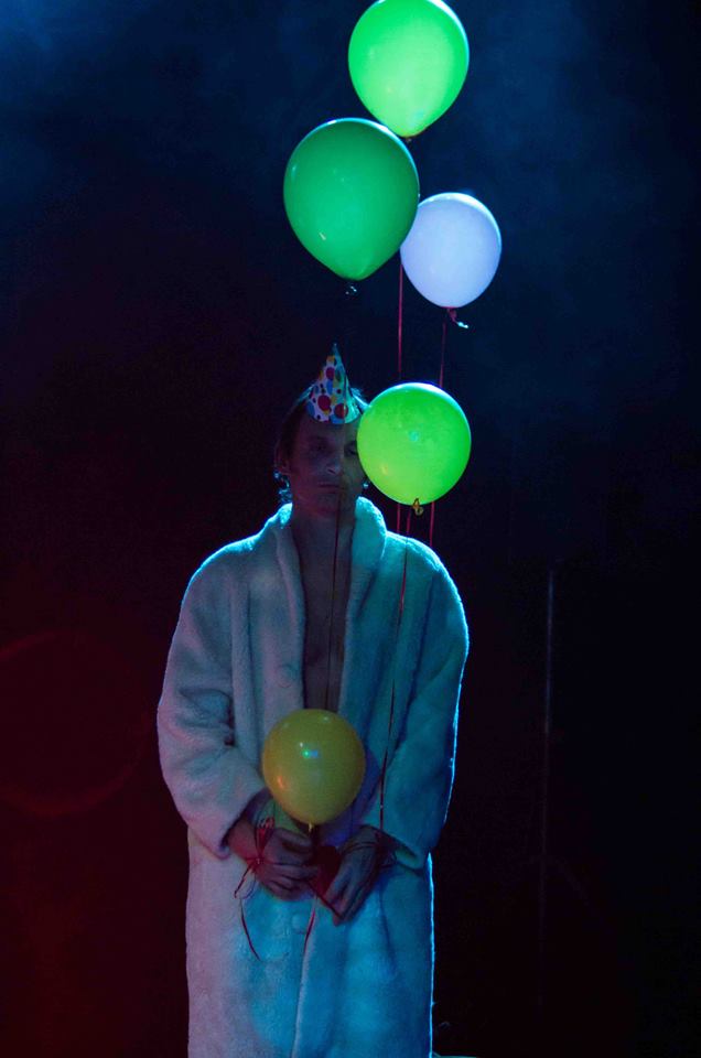 Sers-moi dans une coupe cassée - Zart Compagnie - Philippe Pitet