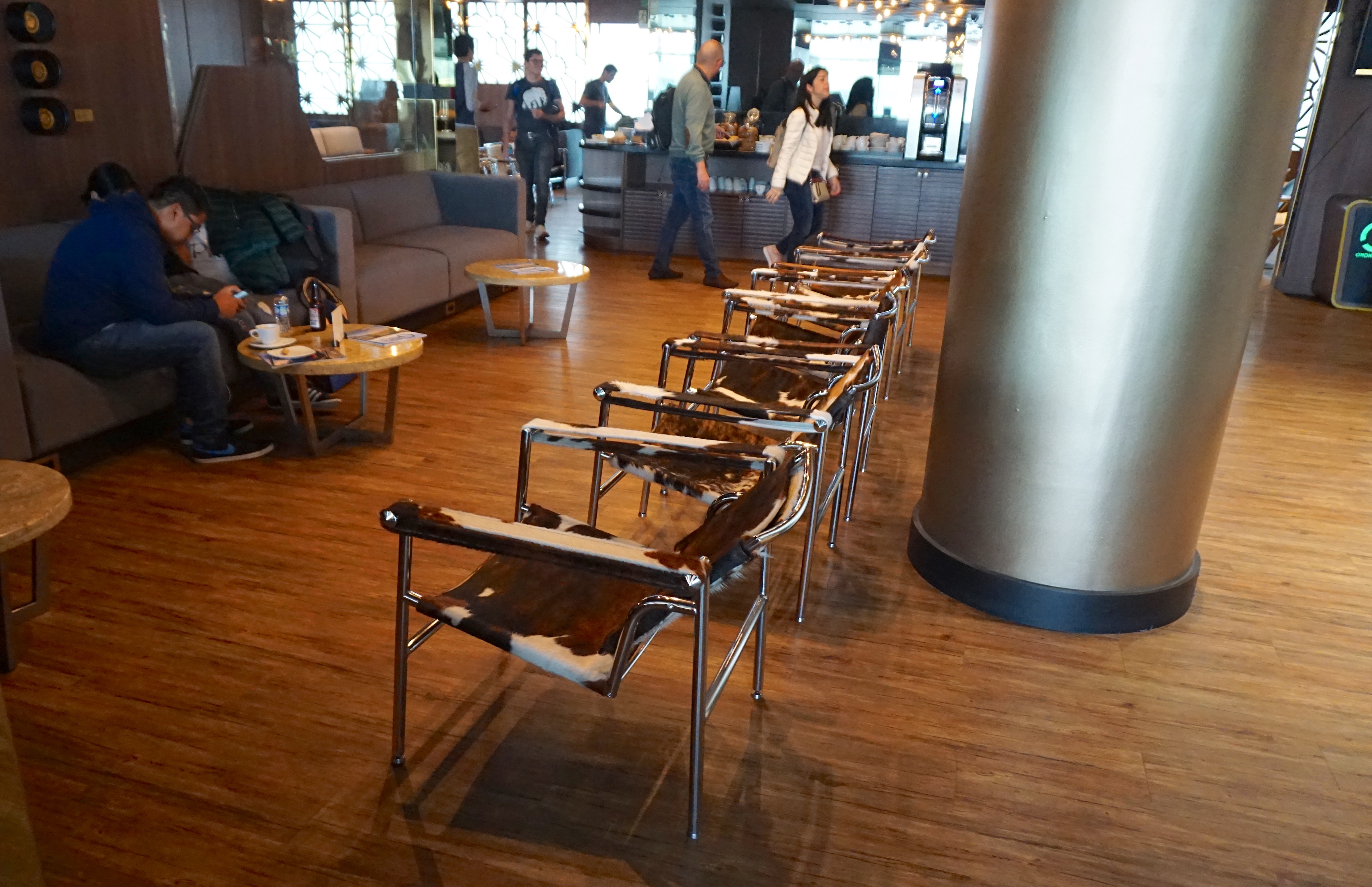 Review El Dorado Lounge Bogota