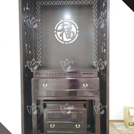 Bàn thờ đứng