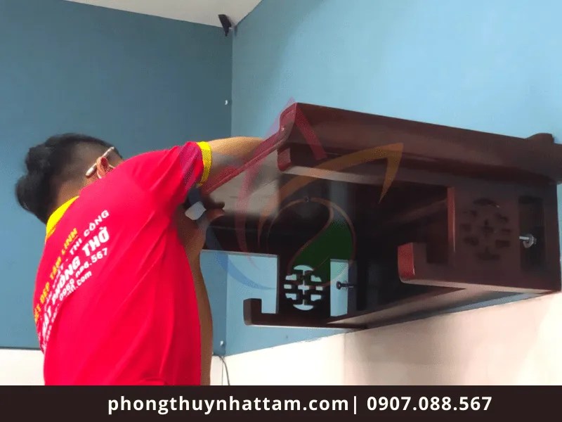 Cách lắp đặt bàn thờ treo tường