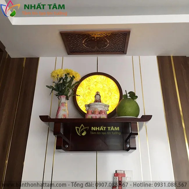 5 cách bố trí bàn thờ treo tường phòng khách tại chung cư hợp phong thủy