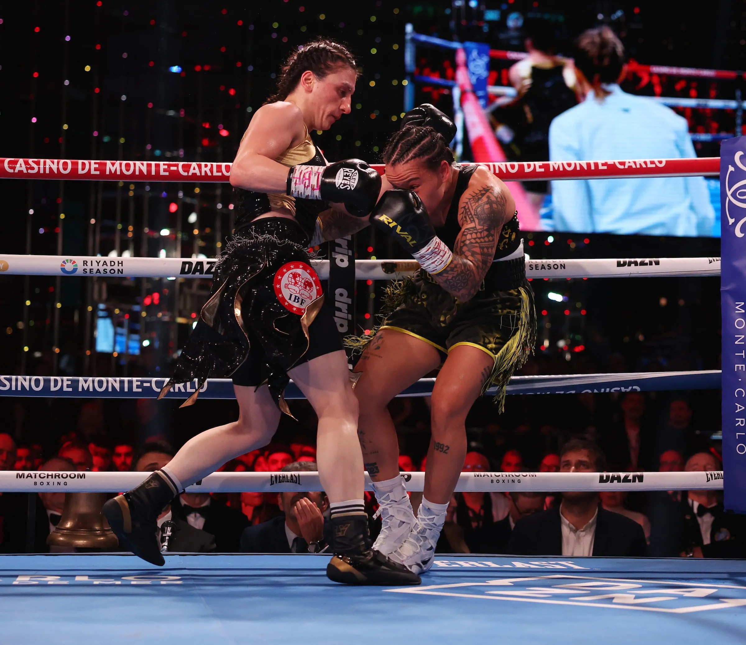 Elif Nur Turham's Sensational Knockout: Claiming the IBF Lightweight Title (2026)