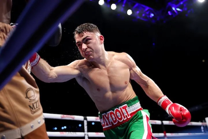 Top Mexican Boxers on the Verge of World Title Glory (2026)