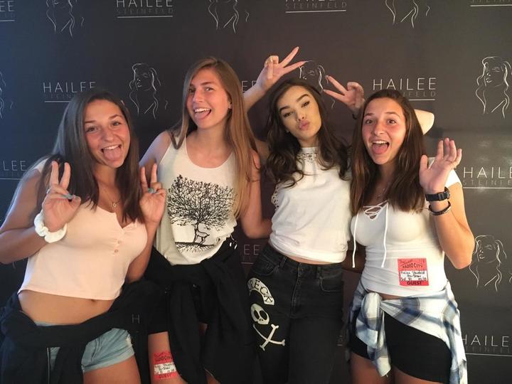 Hailee Steinfeld Filme & Fernsehsendungen . Tourdaten Konzertkarten Live Ubertragungen Von Hailee Steinfeld