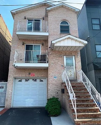 97 99 Bleecker St Jersey City Nj 07307 Apartments Jersey City Nj Apartments About 97 Bleecker St Jersey City NJ 07307 This is a large 2 bedroom new walk-up 4th floor apartment.