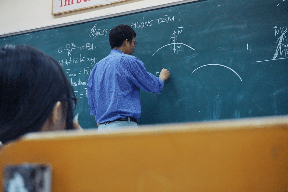 Engaging Physics Experiments for Students