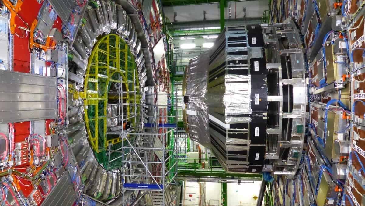 Quark-Gluon Plasma: Recreating the Universe's Earliest Moments (2026)