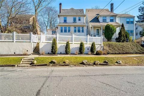 80 Stockbridge Rd, Yonkers, NY 10710 | 27 Photos - Movoto (10)