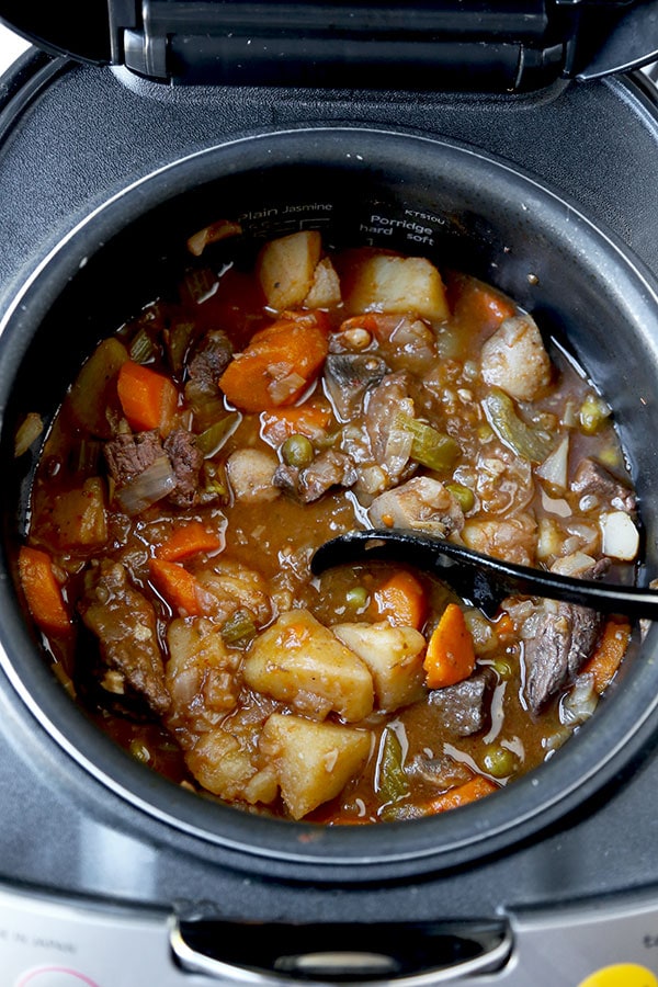 Slow cooker beef stew (video)