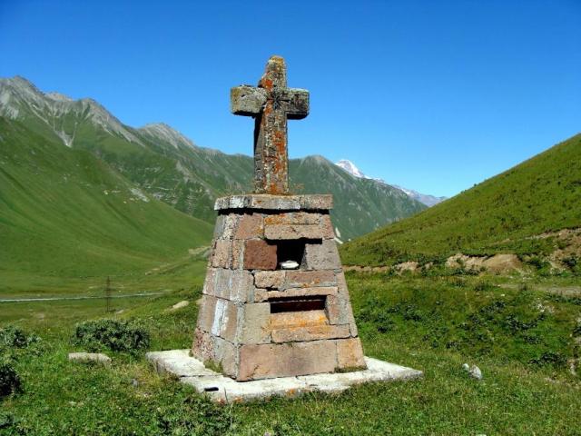 Сегодня я расскажу о том как мы с катей krymchanka возвращались из грузии, а конкретно о том участке пути. Voenno Gruzinskaya Doroga Georgian Warm Tours