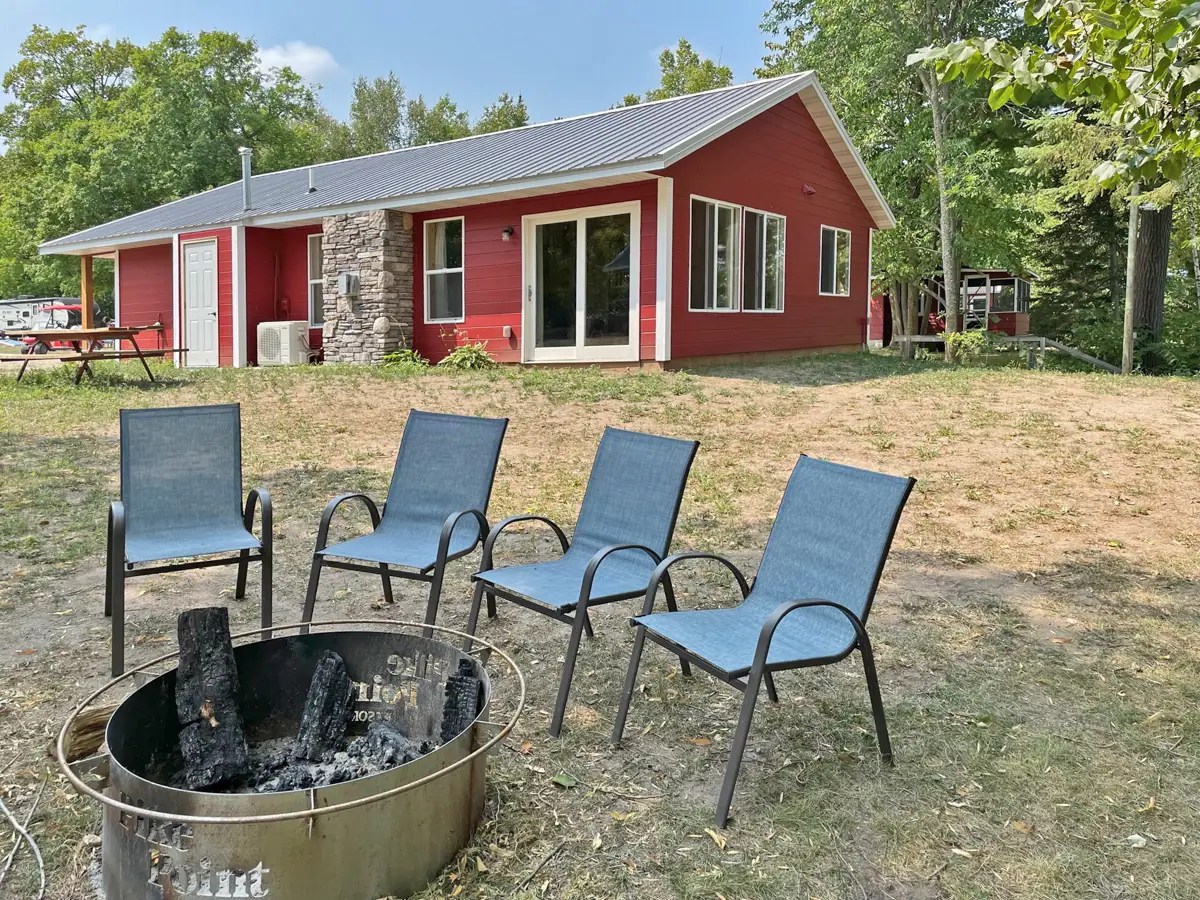 Cabin 7 Exterior