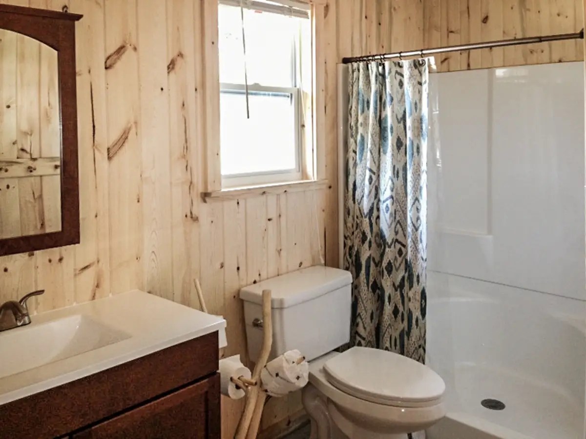 Cabin 1 Bathroom