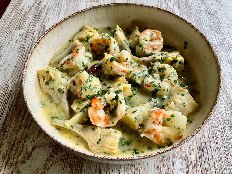 Alcachofas en Salsa Verde con Gambones