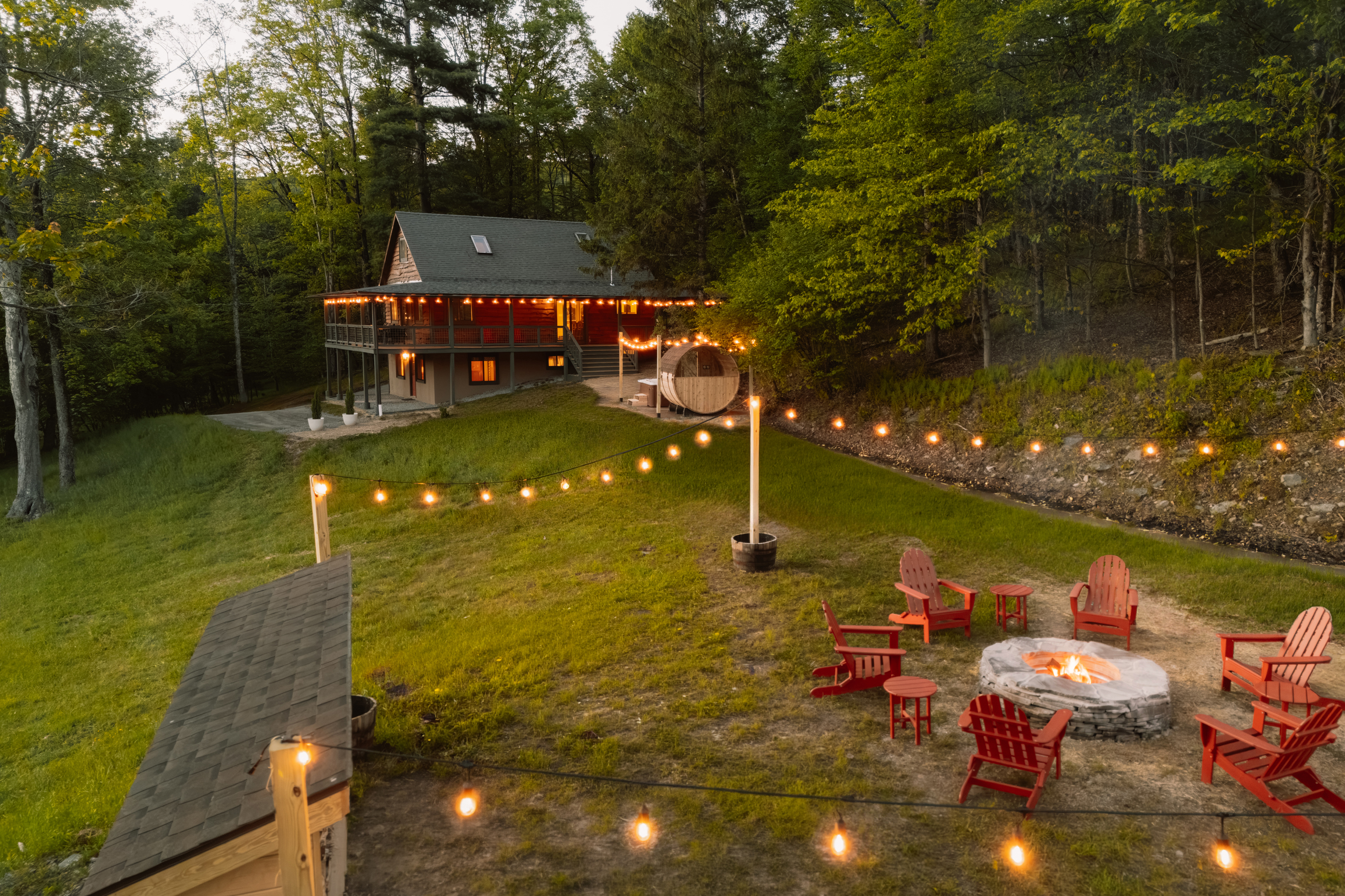 Outdoor Seating at Roscoe Rise
