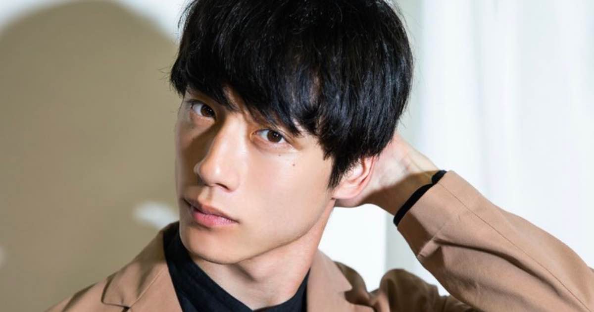 坂口健太郎因「歡迎回來百音」圈粉無數～ 傳下一部作品就是TBS戀愛劇！工作接二連三回不了老家。