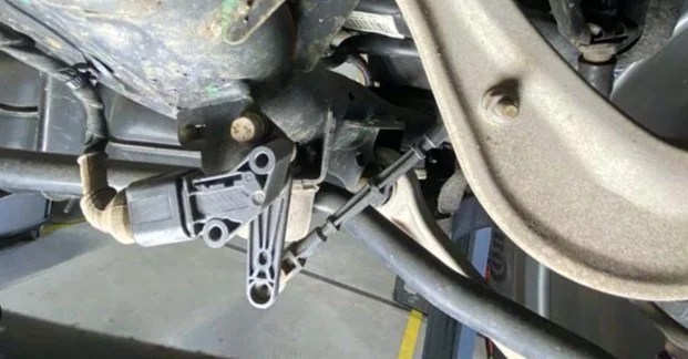 Suspension sensor link area