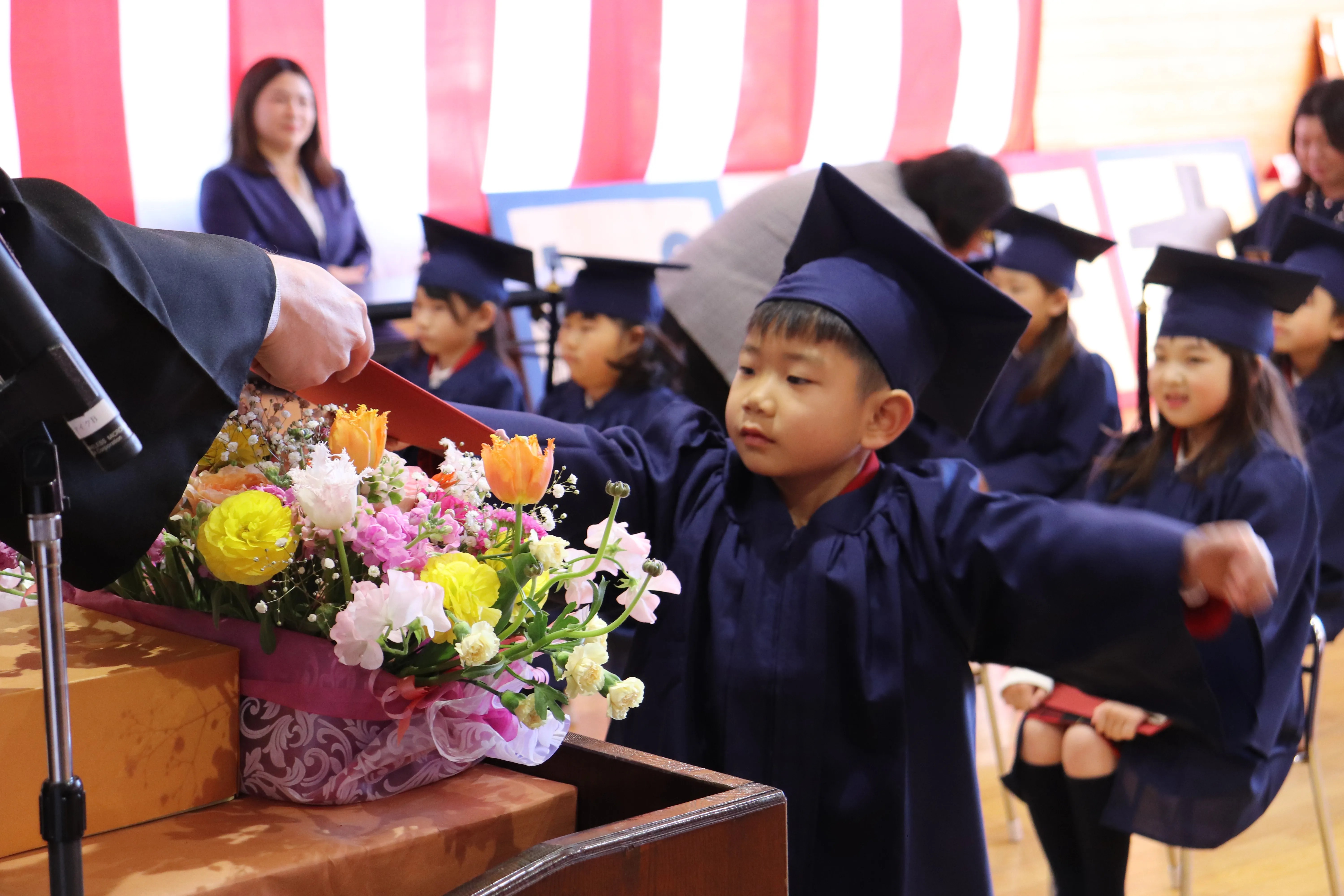 Graduation accepting pose