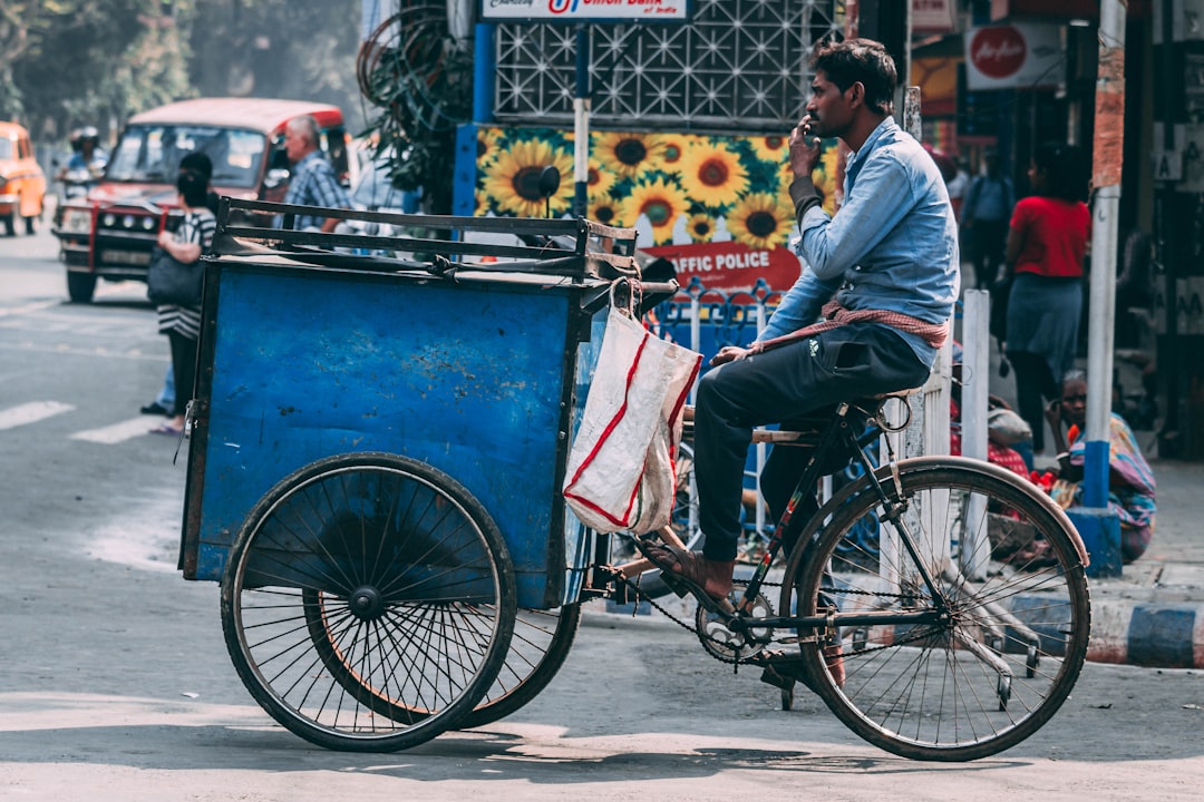 Read more about the article Delhivery share price: A comprehensive analysis