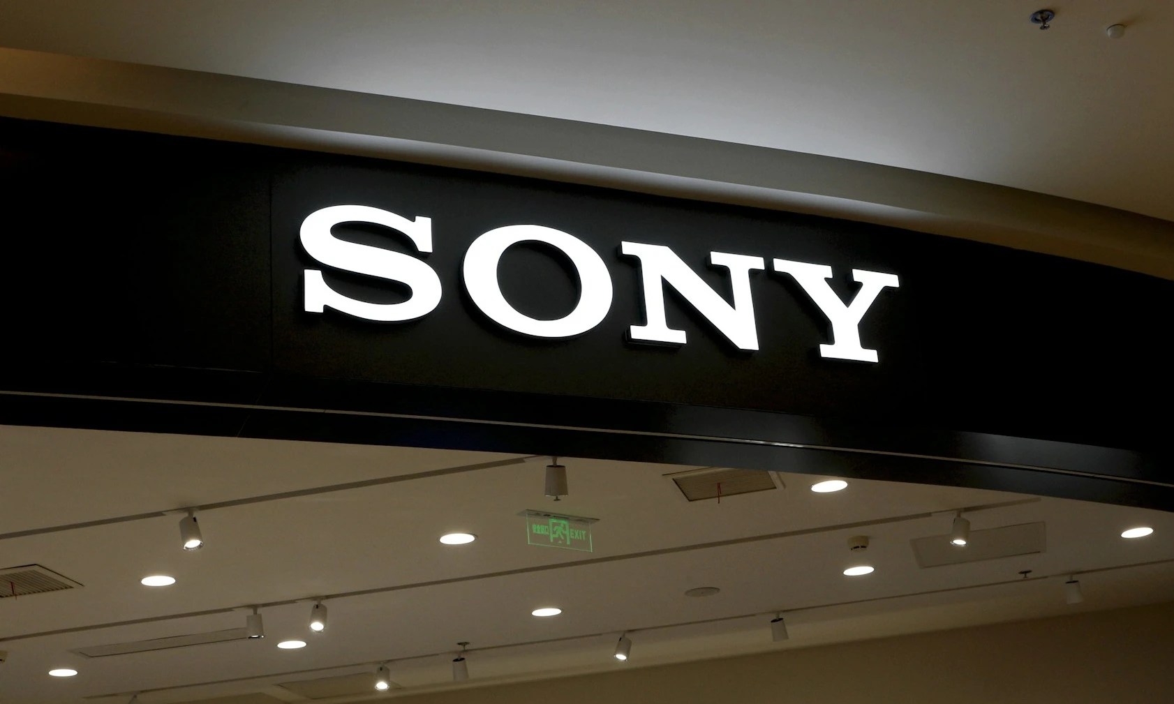 Xperia 1 VIII packs a brilliant new 48MP telephoto lens.
