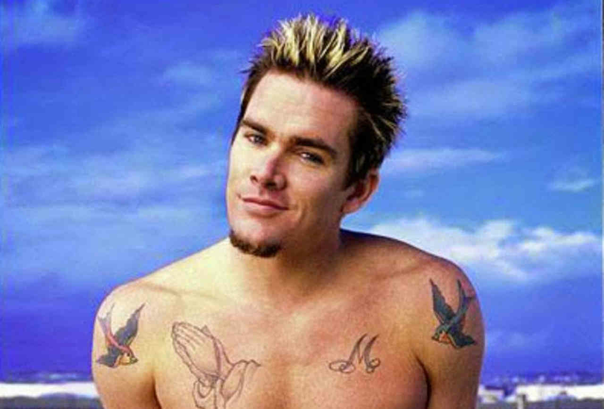 Black friday is the perfect time to shop for you! Frosted Tips Are Making A Comeback No One Is Ready For This Douchey Look