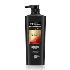 TRESEMME SHAMPOO SMOOTH & SHINE 580ML