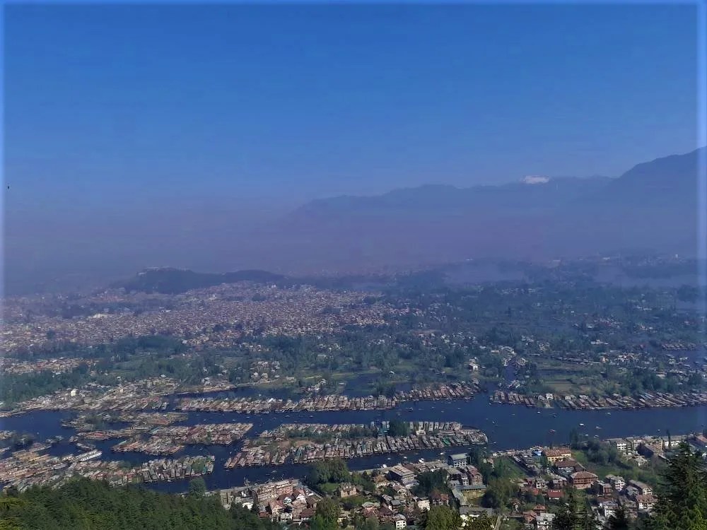 A view of Dal Lake from Shankracharya Temple, Srinagar, Kashmir.