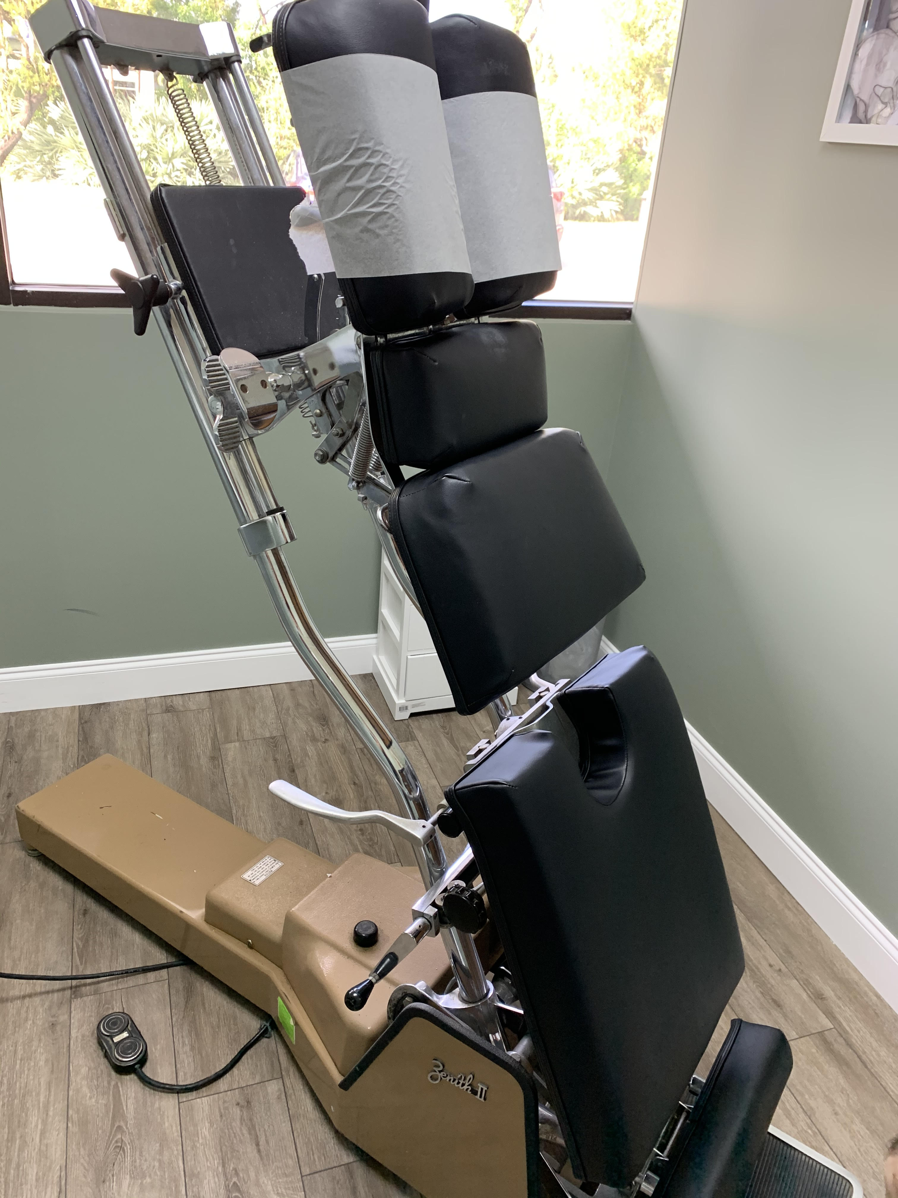 Zenith II HYLO HILO Adjusting Table in Good Condition Boca Raton