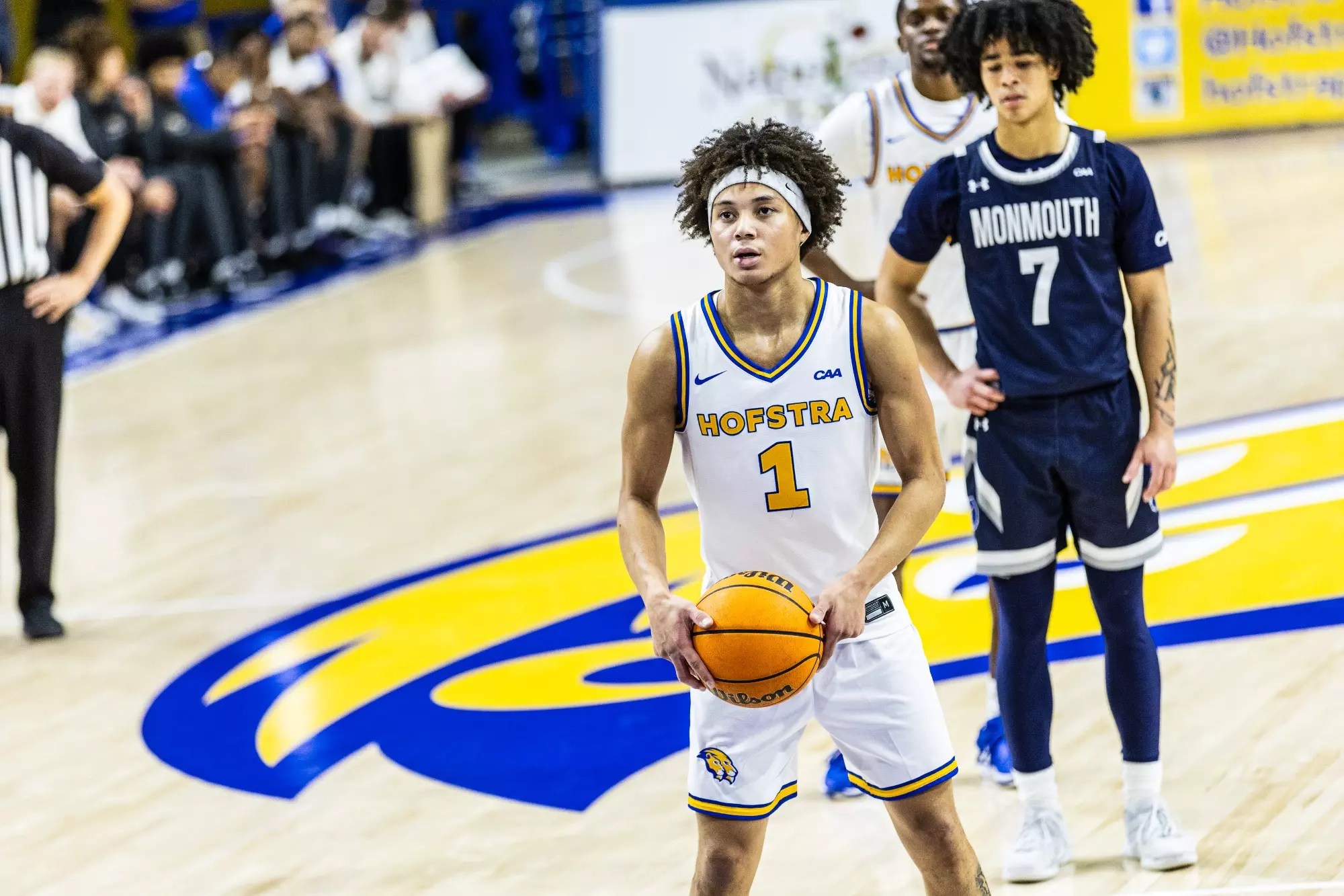 Hot Hofstra overcomes cold shooting for eighth straight win
