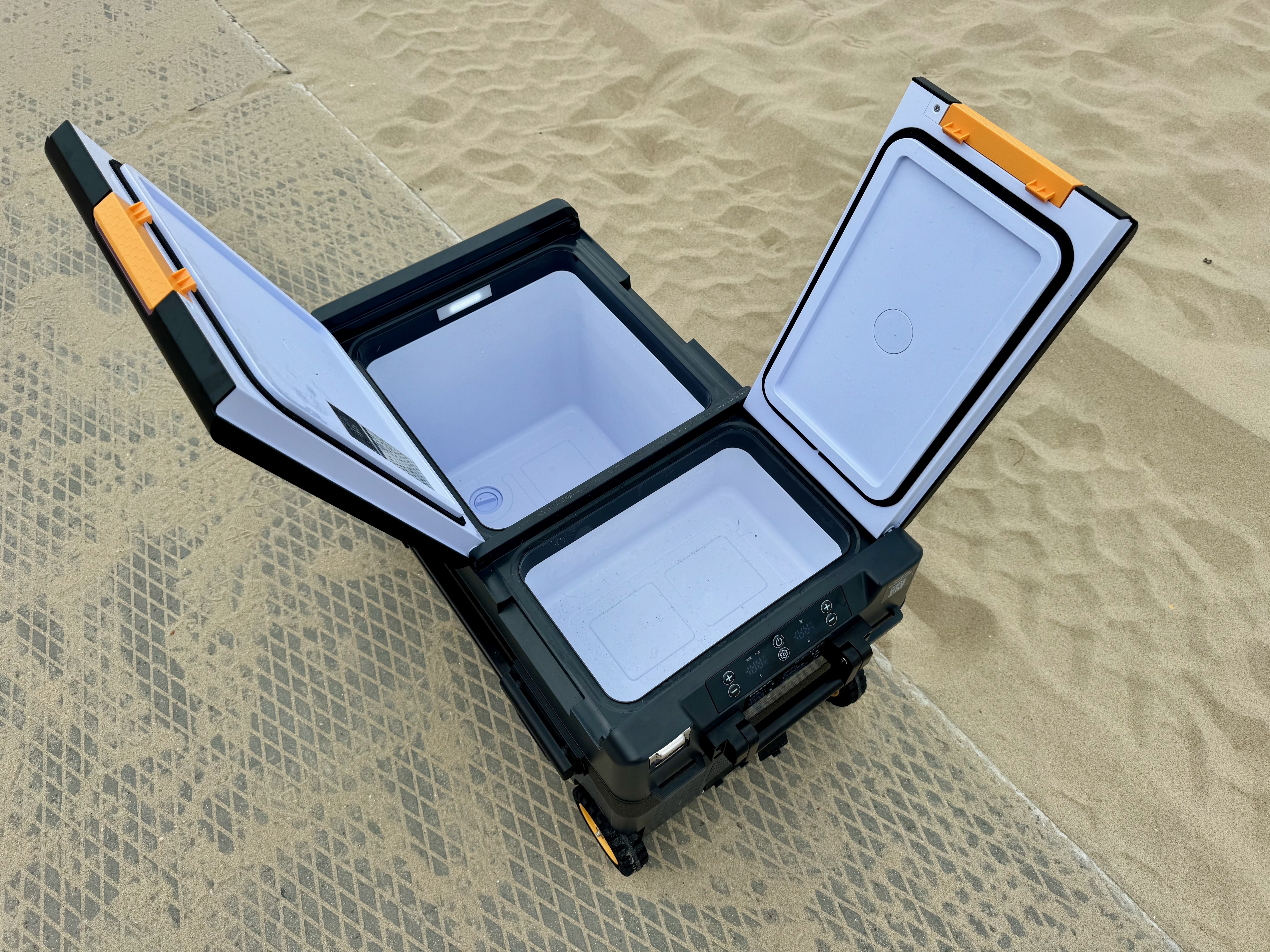 BougeRV’s portable solar fridge is quietly annoying