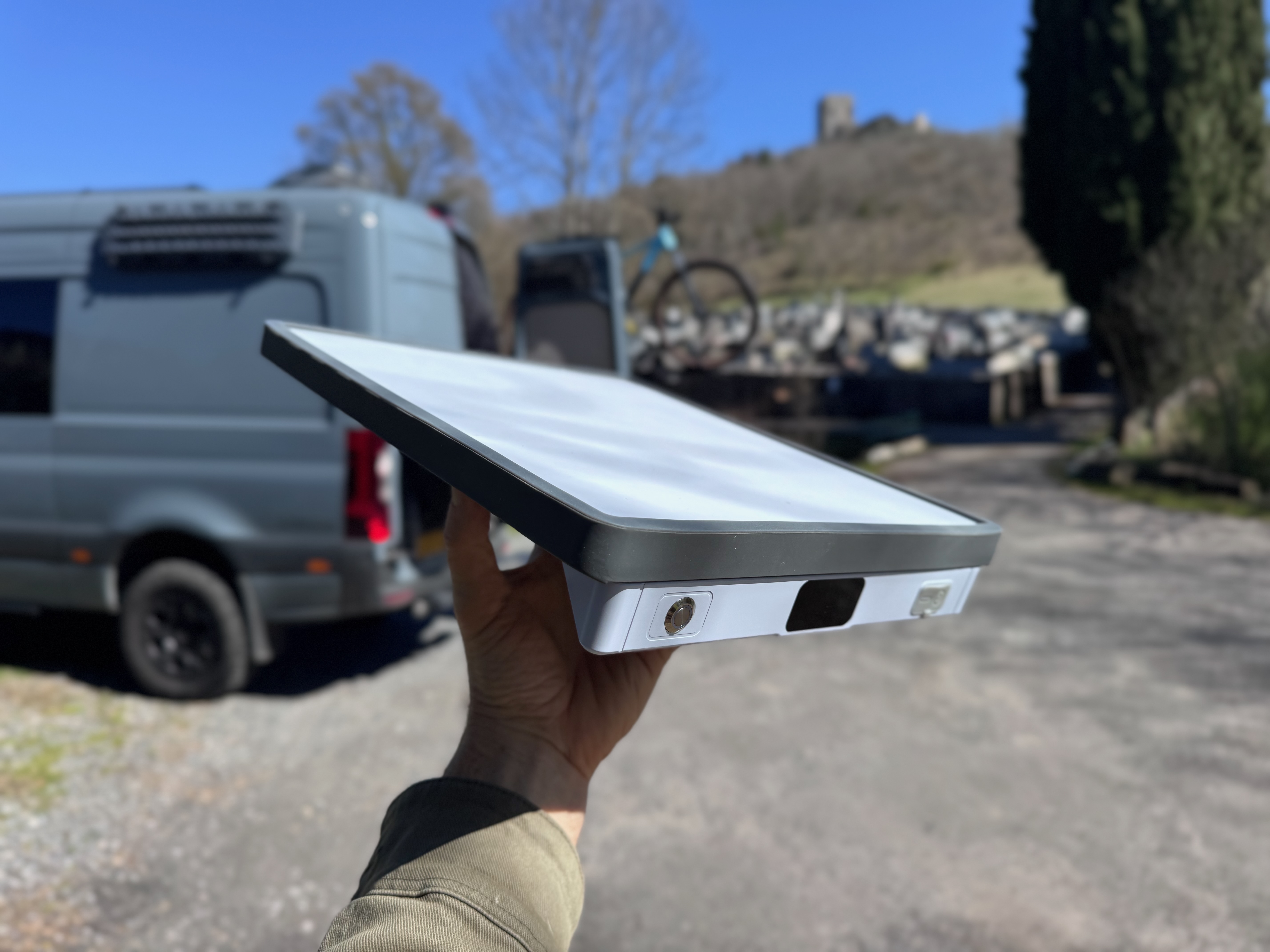 The improved battery-powered Starlink Mini is here