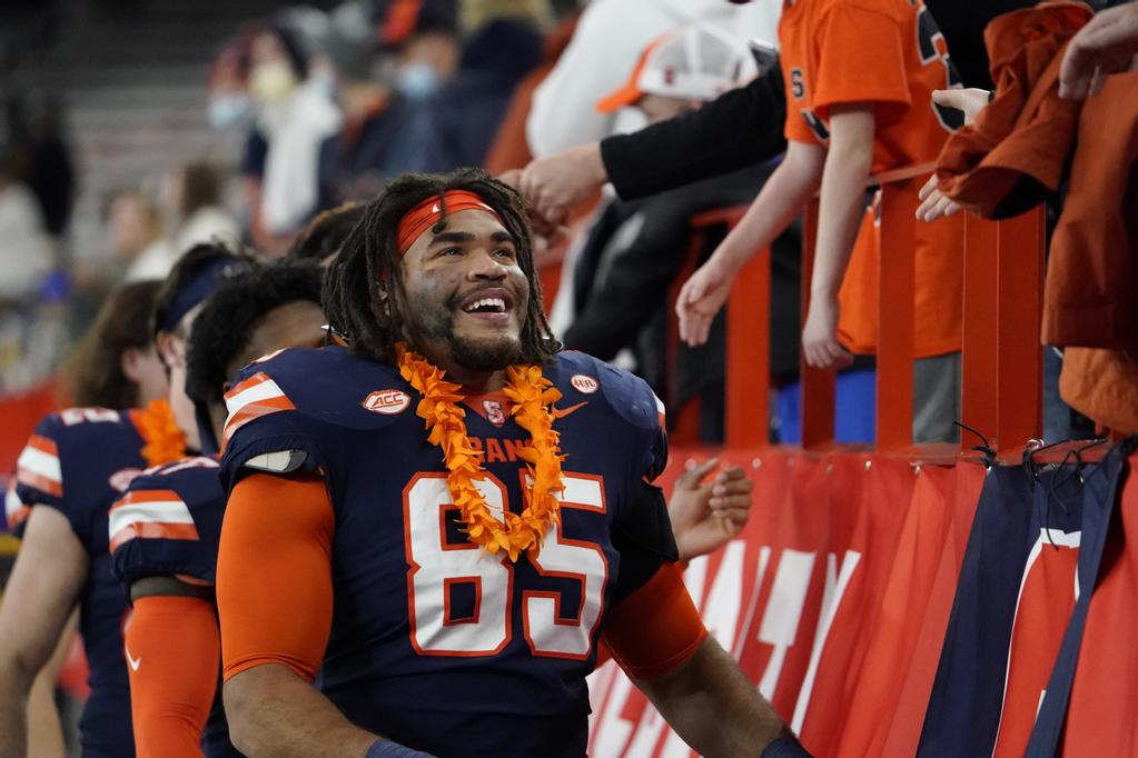Syracuse Football Alum Josh Black Joins WWE