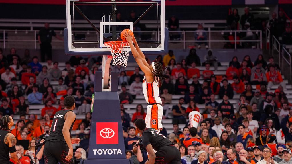Maliq Brown Holding Ground As SU’s Center