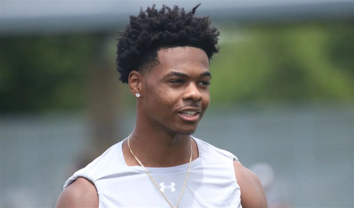 Syracuse makes top five for 2026 two-way star