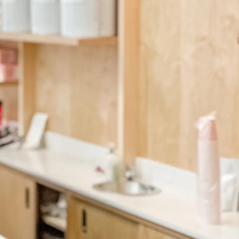 Plot Roasting London - Premium Light Art Gallery - 8K