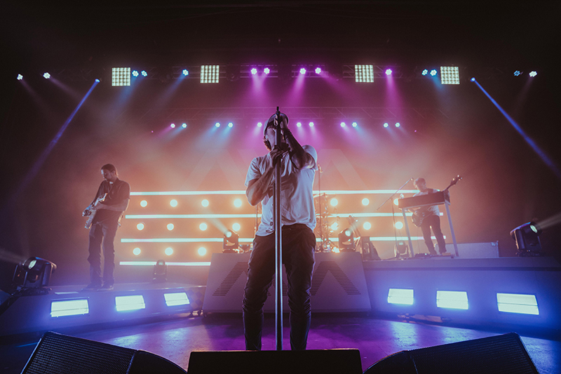 Lighting angels & airwaves, harlow and hagar on tour