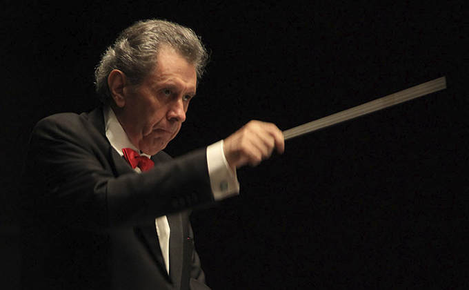 Enrique Bátiz renuncia a la dirección emérita de la OSEM