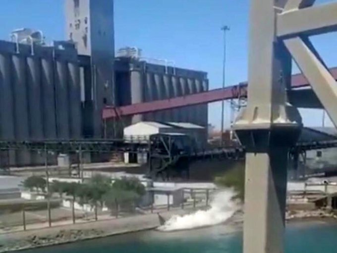 Derrame de 3 mil litros de ácido sulfúrico al mar de Cortés