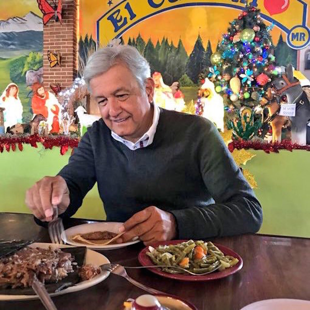 AMLO gasta medio millón de pesos en galletas y café para presidencia