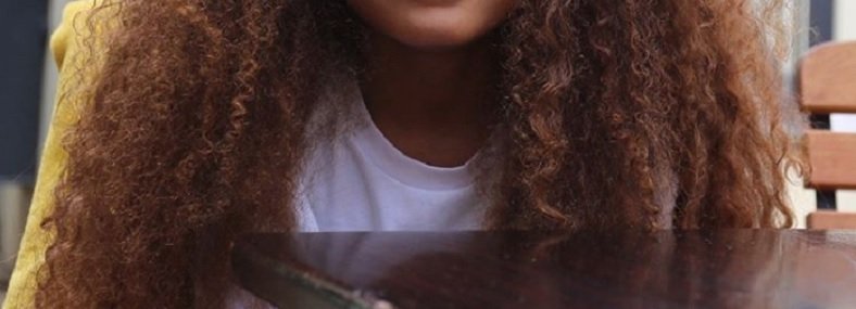 Madre no pudo escolarizar a su hijo por el aspecto de su cabello