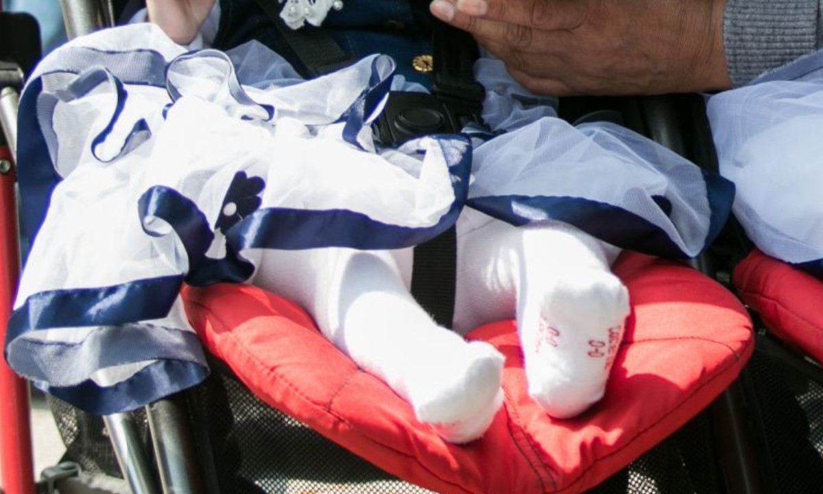 Metió a su bebé a bañar, pero abusó sexualmente de ella