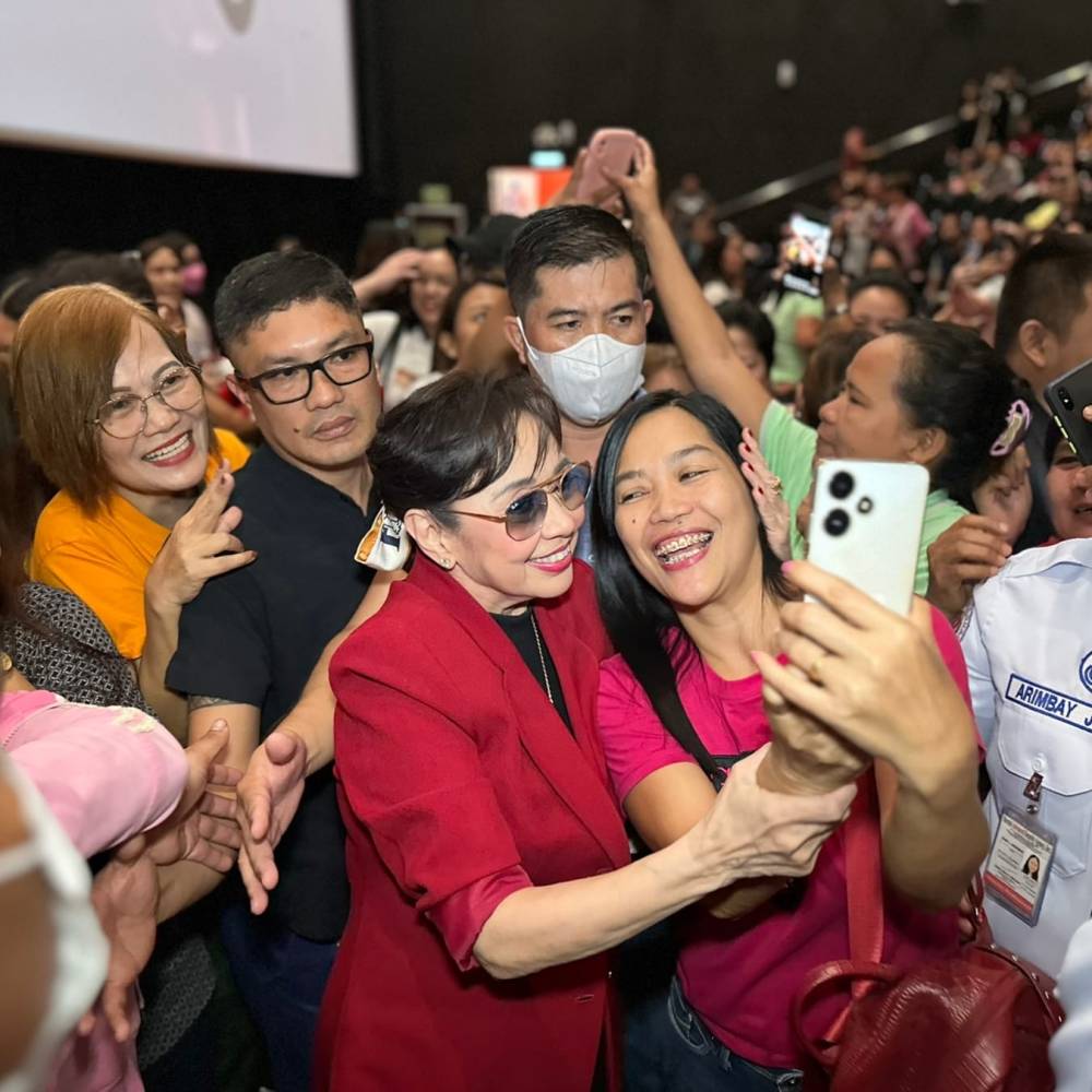 Vilma Santos delight fans during theater tour [When I Met You in Tokyo Facebook]