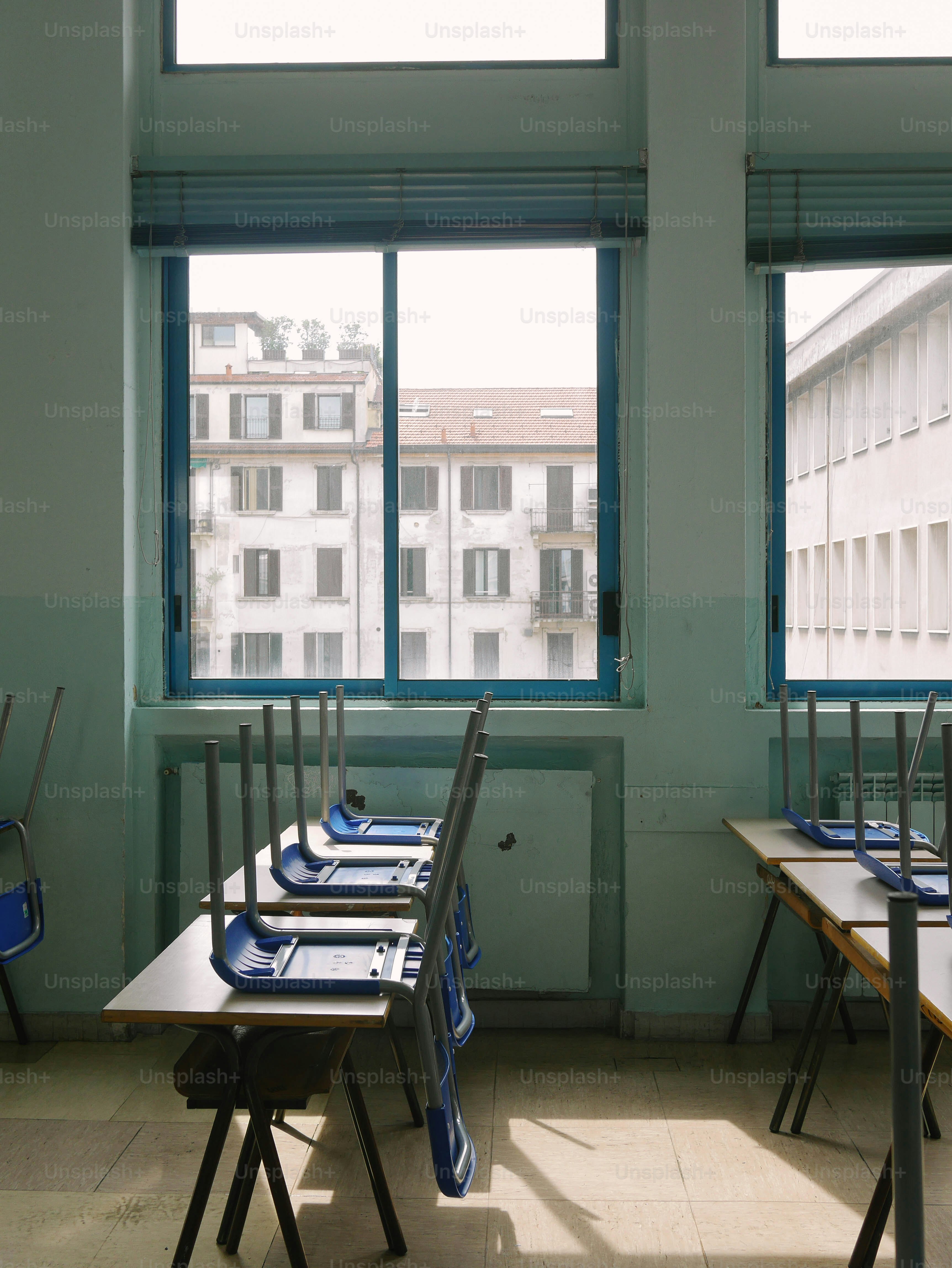 Classroom Window Pictures Download Free Images On Unsplash