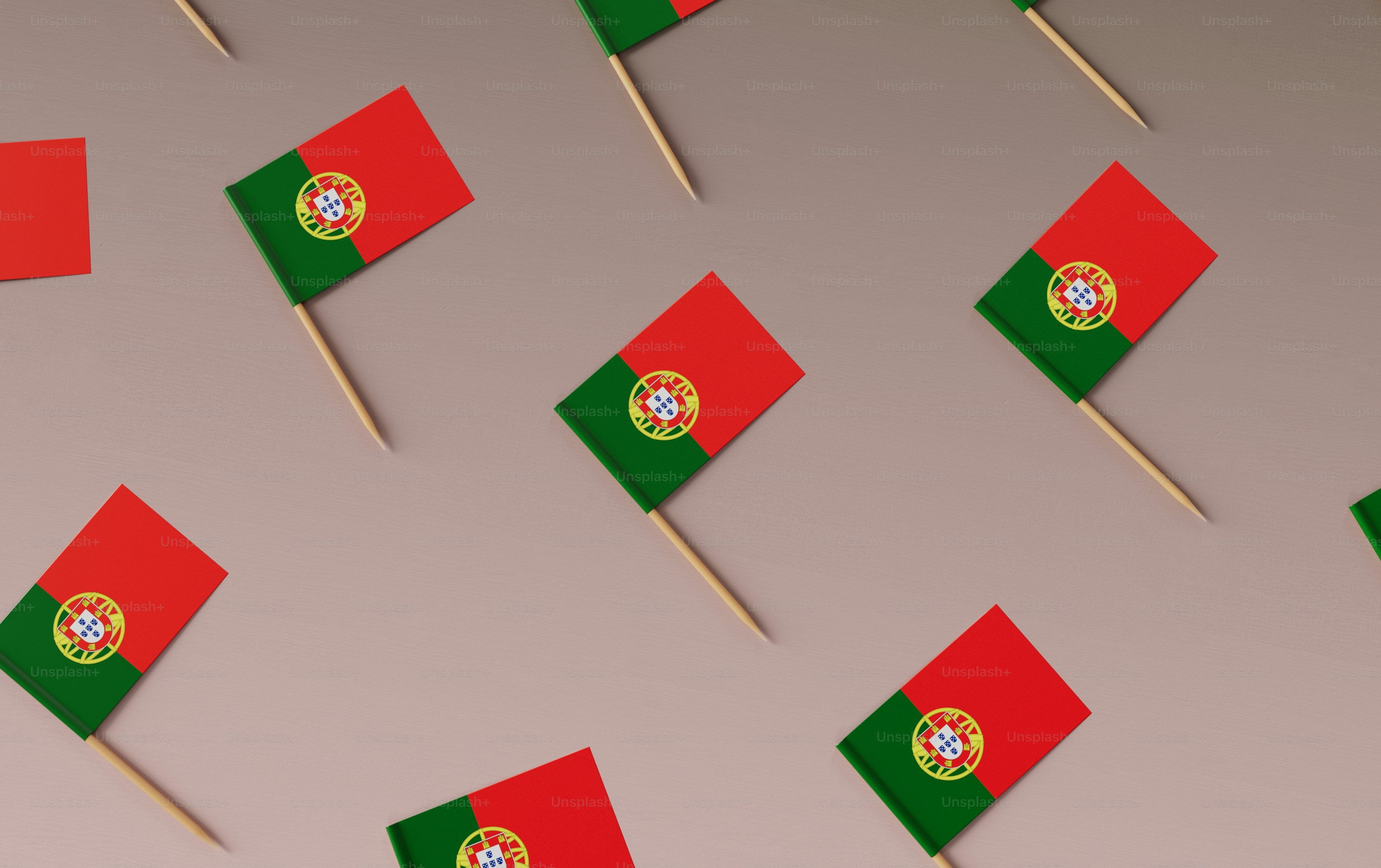 Red Green Flags Group Sort - Download Modern Geometric Pattern | 4K