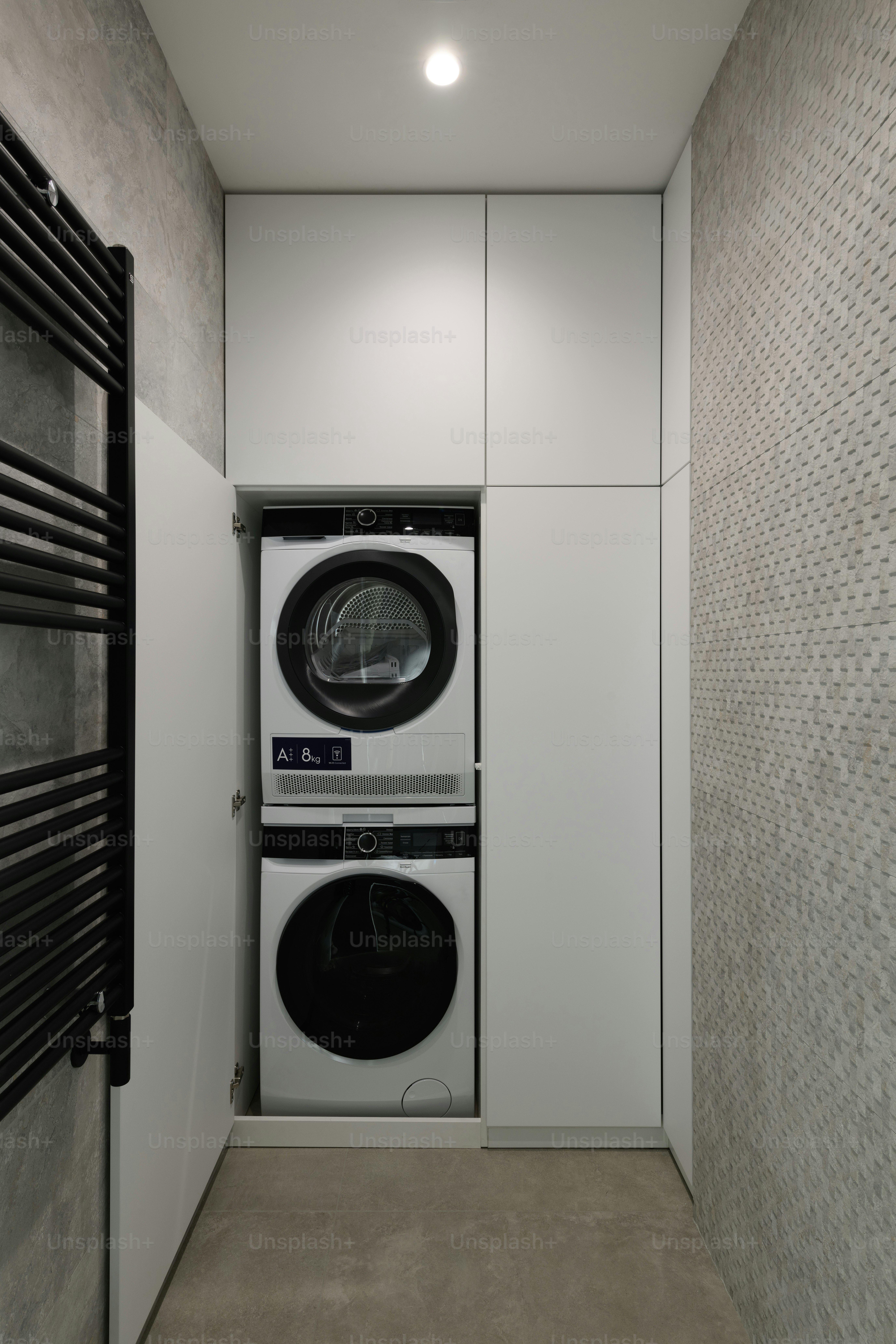 Basement laundry room remodel in Den Haag
